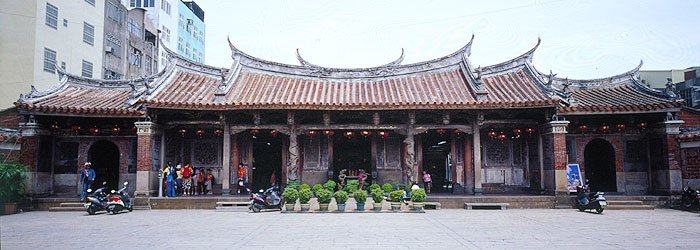 鹿港龍山寺